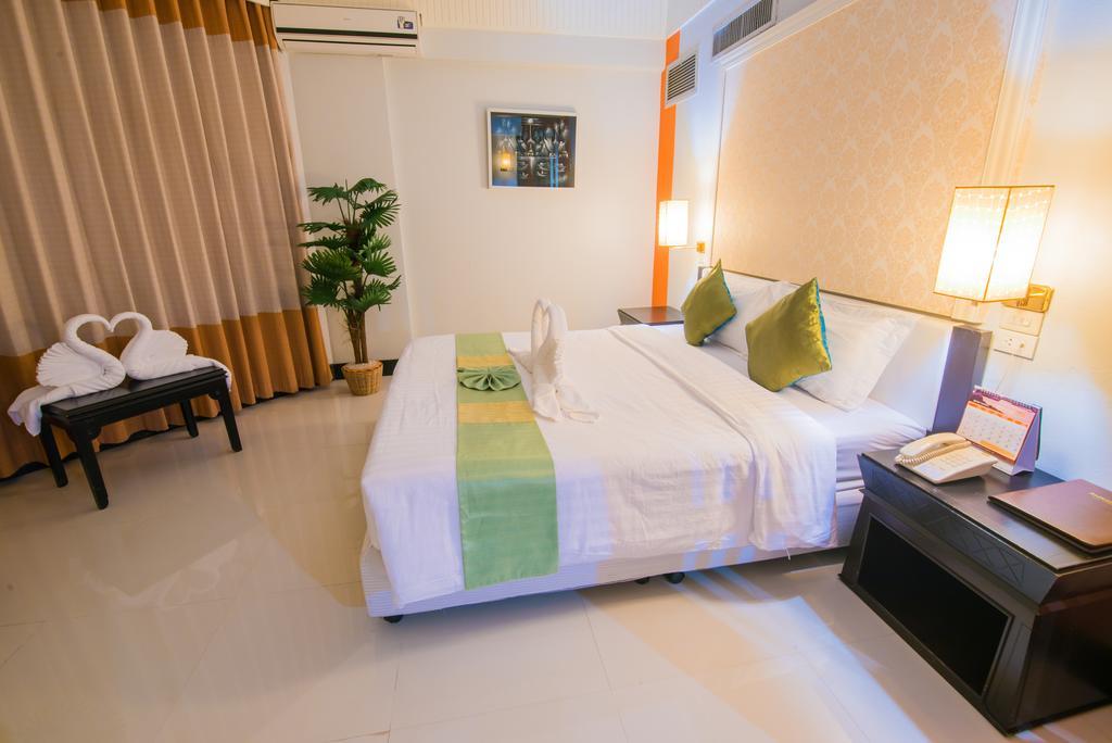 Asawann Hotel Nongkhai Nong Khai Habitación foto